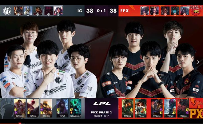 斯洛特：布拉德利刚从腿筋伤势恢复，所以阿诺德本场首发.