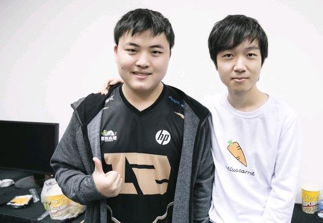 二游与三垒 二游与三垒